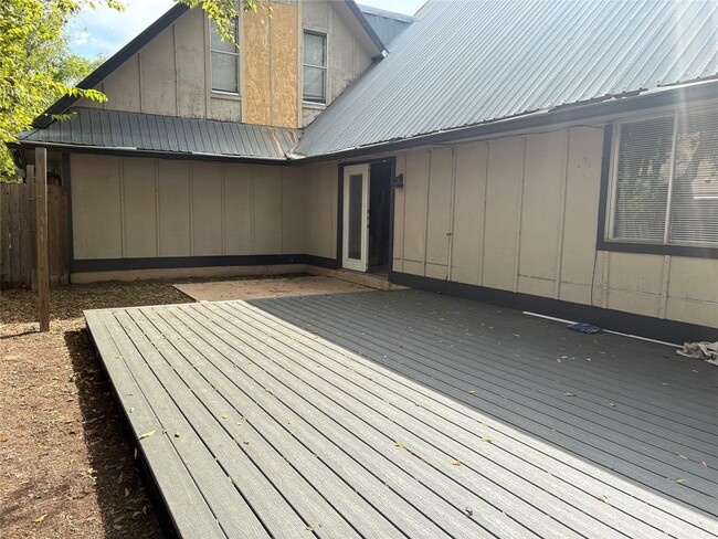 Building Photo - 8612 Bowling Green Dr