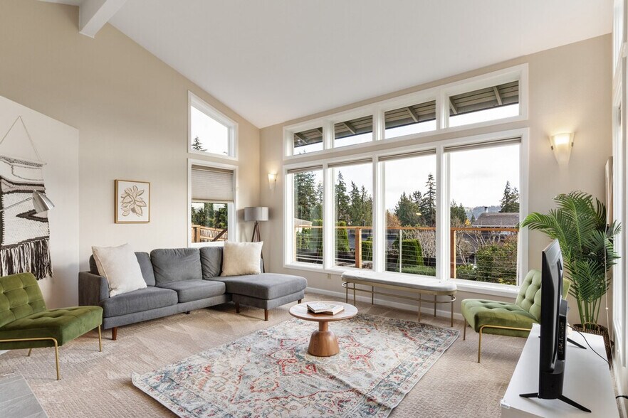 Primary Photo - 16901 SE 25th St