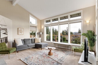 Building Photo - 16901 SE 25th St