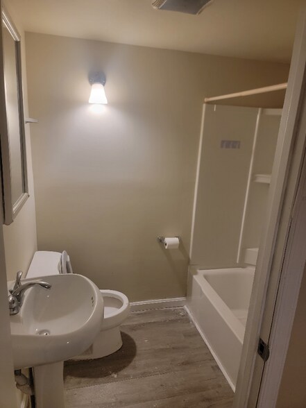 Building Photo - 3447 Juneway