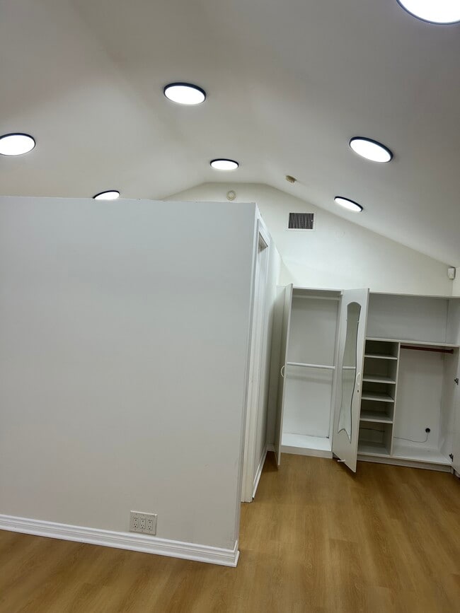 Building Photo - 17630 Cantara St