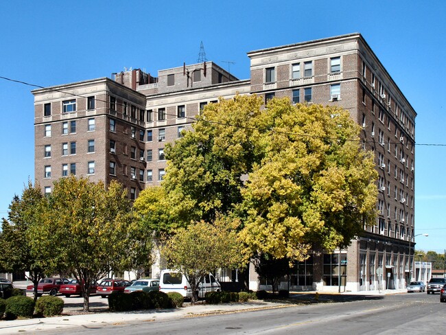 View to the north along Federal Avenue - The Manor