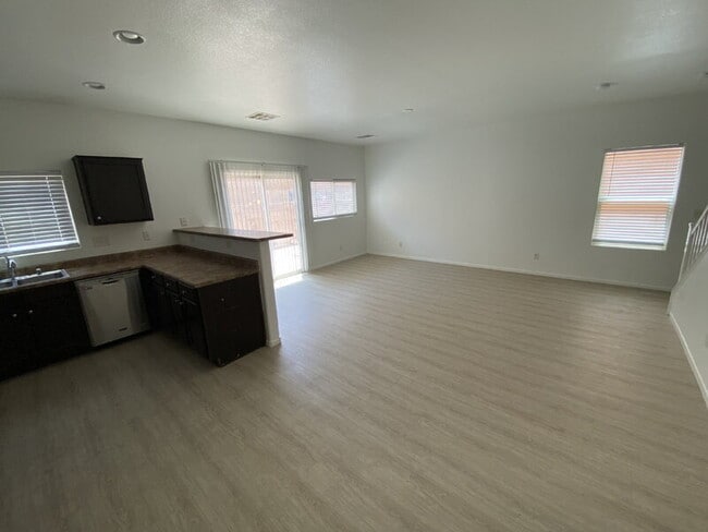 Building Photo - 1972 Joyful St