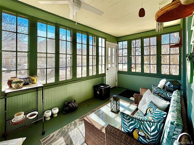 Building Photo - 9 Parker Ave