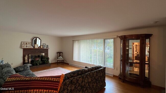 Building Photo - 275 Bloomingrove Dr