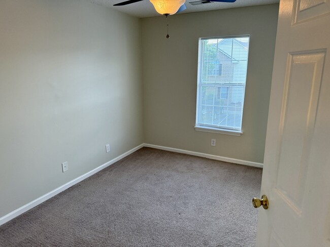 Building Photo - 2932 Mulberry Ln