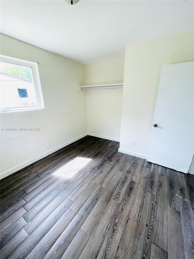 Building Photo - 26625 SW 139th Ave