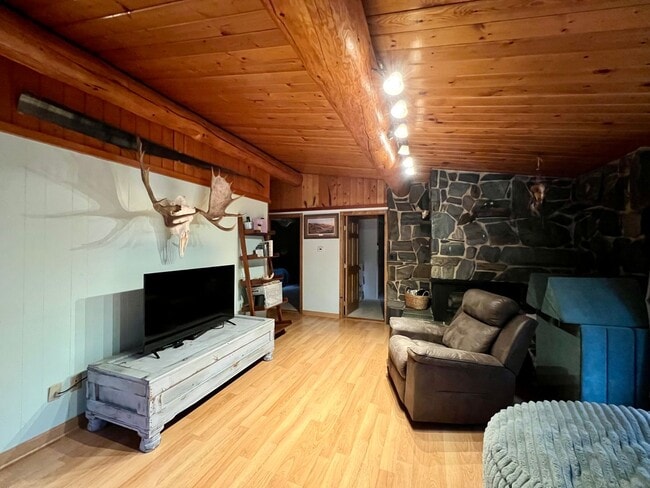 Building Photo - Charming 3-Bedroom Home in North Pole, AK ...