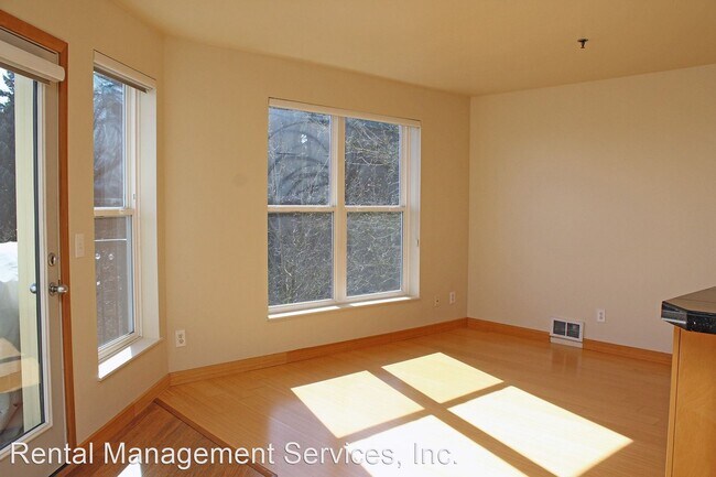 Building Photo - 1 br, 1 bath House - 212 NW Uptown Terrace...