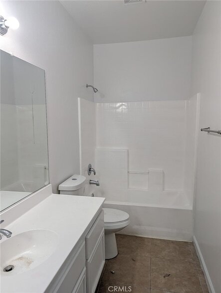 Building Photo - 14600 Rosemary Dr