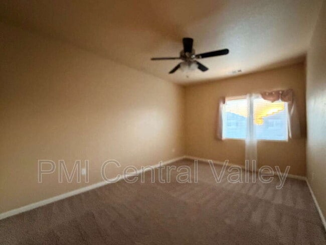 Building Photo - 584 Granada Court