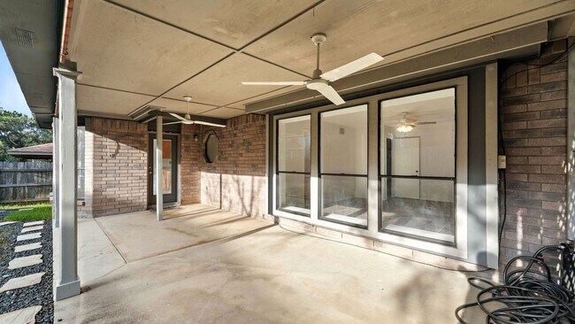 Building Photo - 21210 Malibu Colony