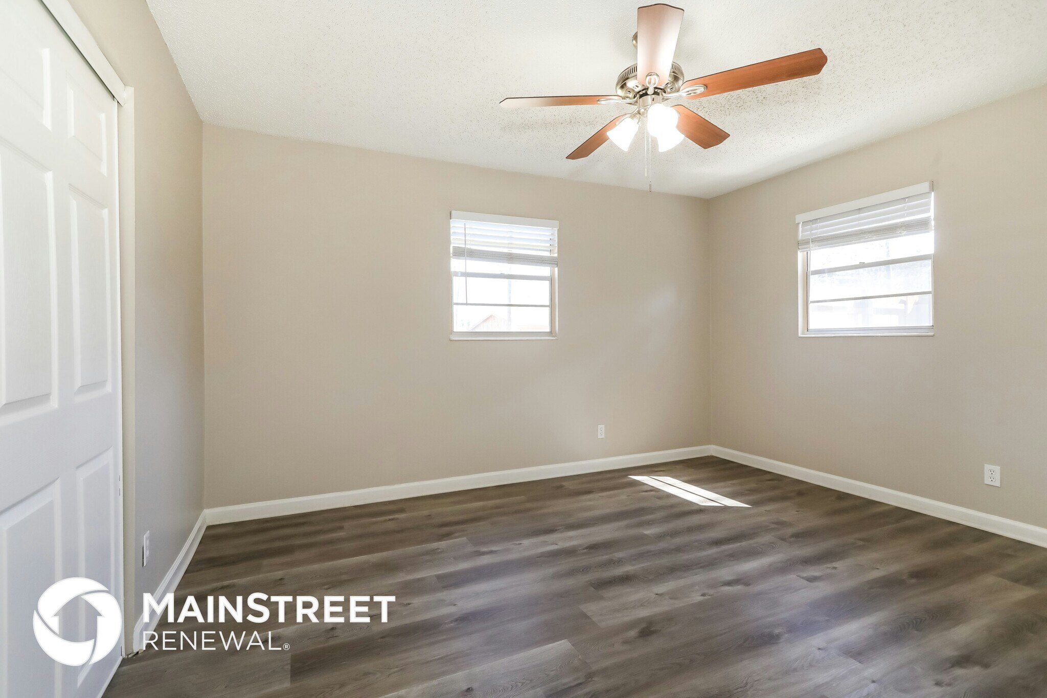 Building Photo - 1220 Arbor Cir