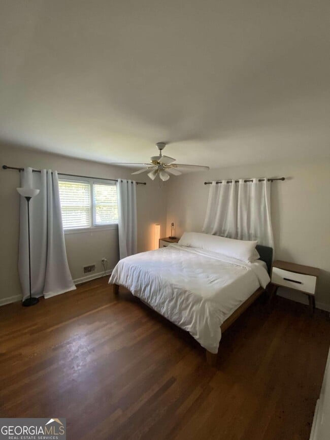 Building Photo - 1317 Dunwoody Ln NE