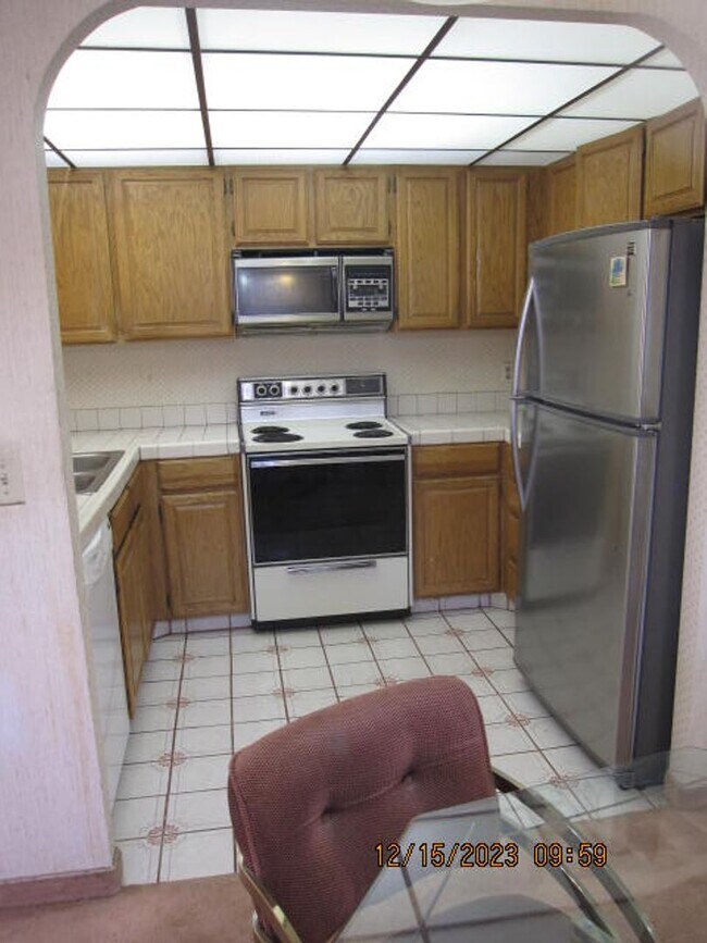 Building Photo - CENTRAL LOCATION - 89119