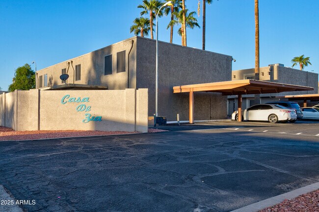 Building Photo - 6138 W Townley Ave