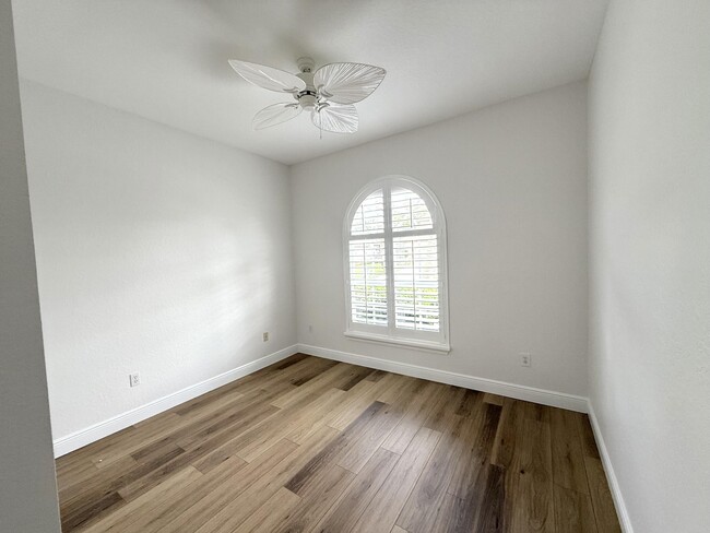 Building Photo - 7575 Doubleton Dr