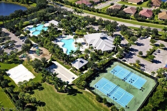 Building Photo - 1750 Alameda Dr