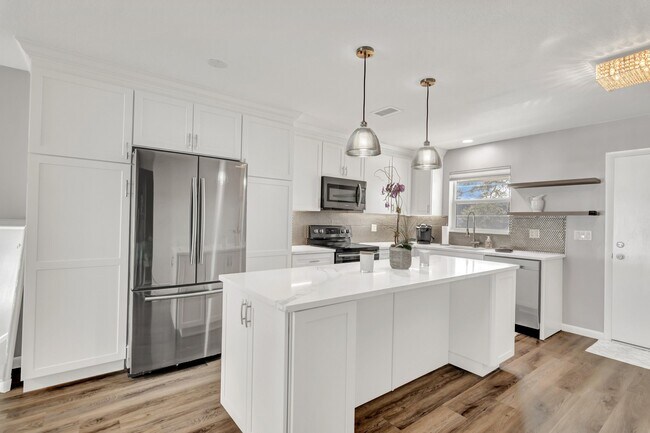 Building Photo - 2800 Indian River Blvd