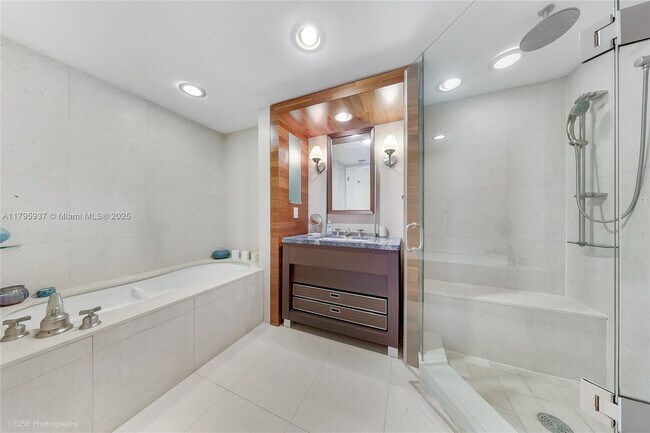 Building Photo - 6801 Collins Ave