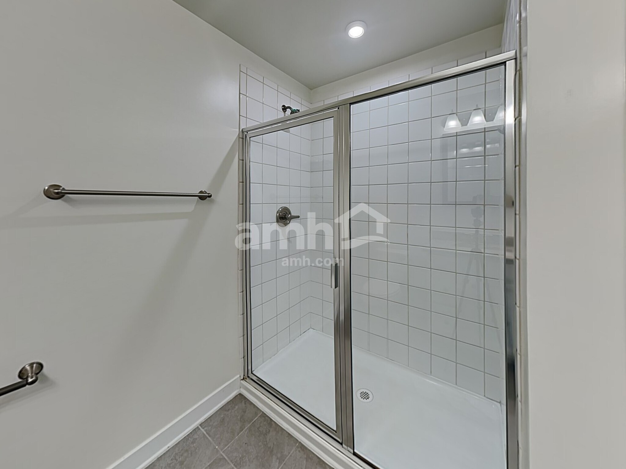 Building Photo - 136 Thames Valley Dr