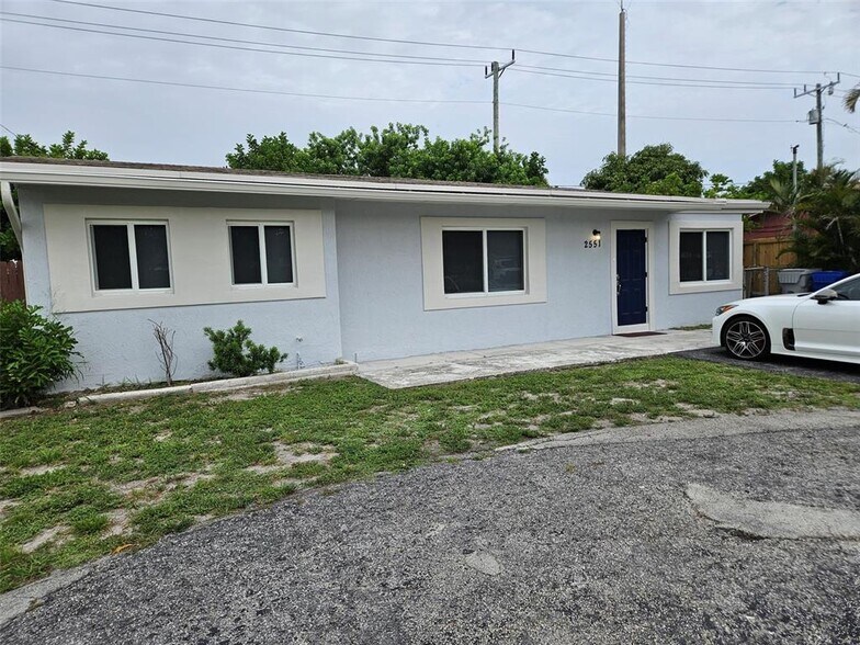 Primary Photo - 2551 NE 7th Ter