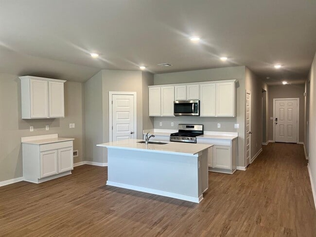Building Photo - 2928 Firefly Dr