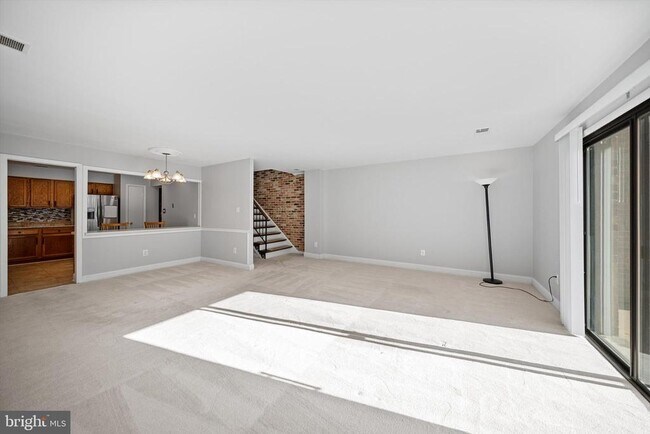 Building Photo - 3895 Steppes Ct