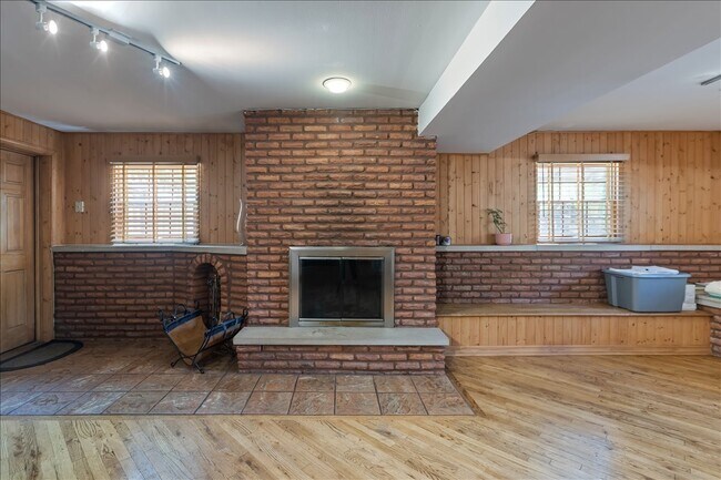 Building Photo - 33 Half Day Rd