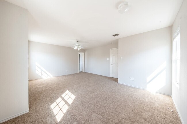 Building Photo - 520 Lewis Canyon Ln