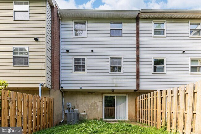 Building Photo - 14849 Ensor Ct
