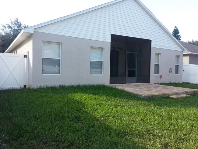 Building Photo - 739 Straw Lake Dr
