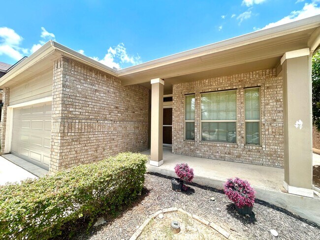 Building Photo - Modern Home with Fenced Backyard, Community Pool & Playground!