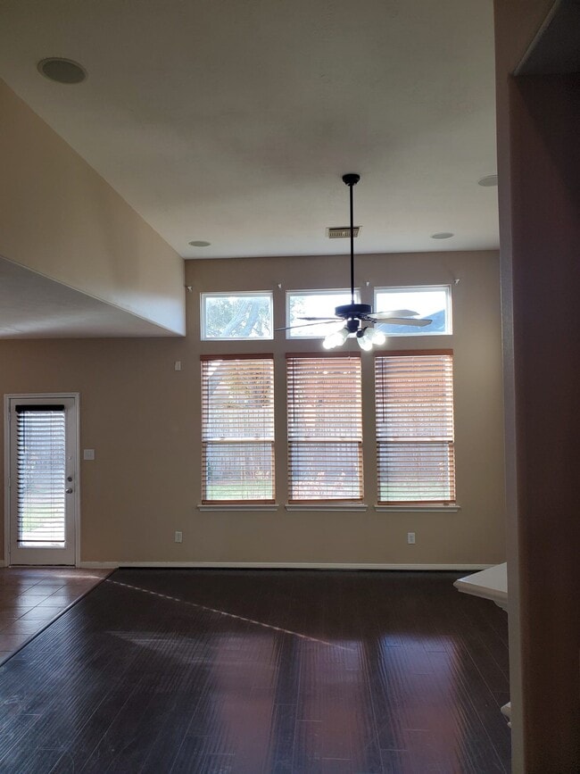 Building Photo - 16931 Creek Mountain Dr