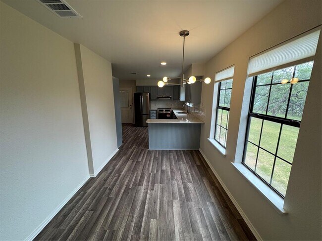 Building Photo - 301 Mesa Dr