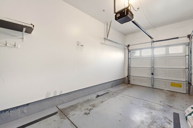 Building Photo - PRICE DROP! "Spacious 3-Bedroom Haven with 2.5 Baths in Aurora – 1,860 Sq Ft of Comfort and Style!"