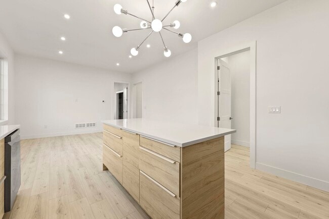 Building Photo - 317 Sherman Ave