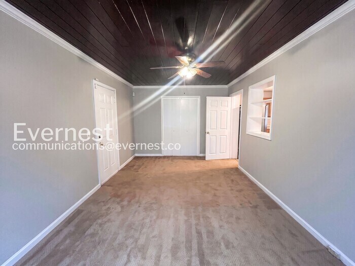 Building Photo - 2262 Alpha Dr