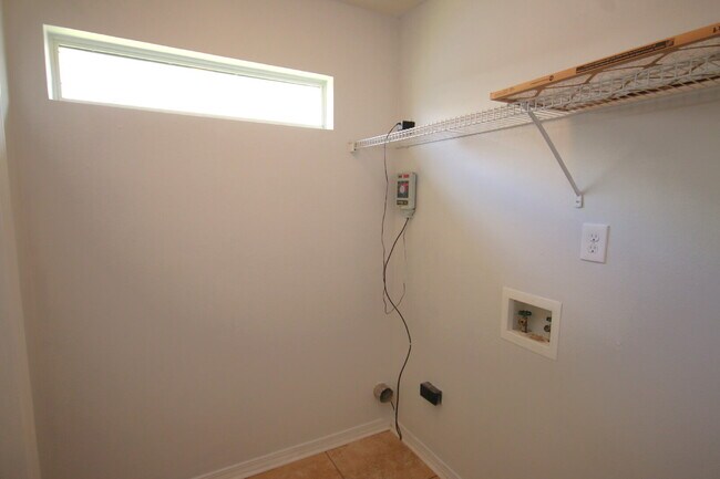 Building Photo - West Pensacola Patio Home Featuring Open Living Design, Stainless Appliances, Private Fenced Yard...