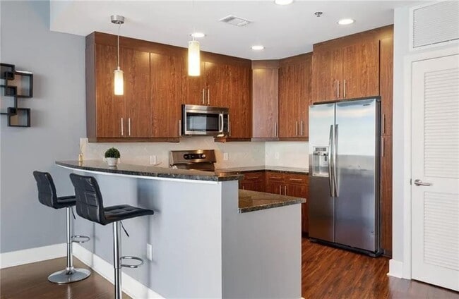 Building Photo - 1080 Peachtree St NE