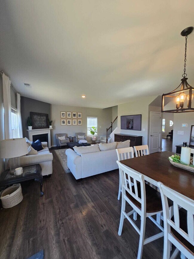 Building Photo - Charming Home in Sweet Briar Community