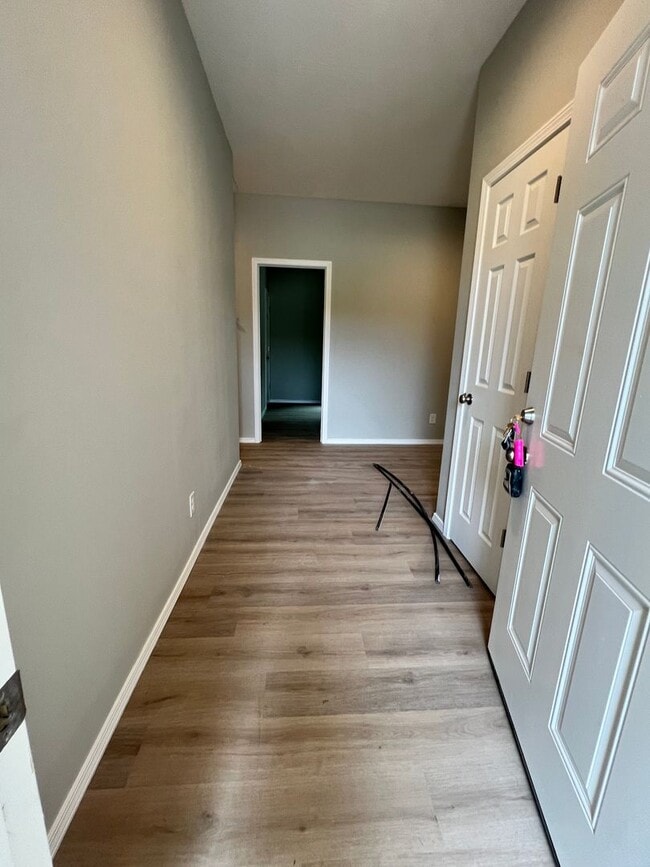 Building Photo - 4 bedroom 2 bath Bolivar MO