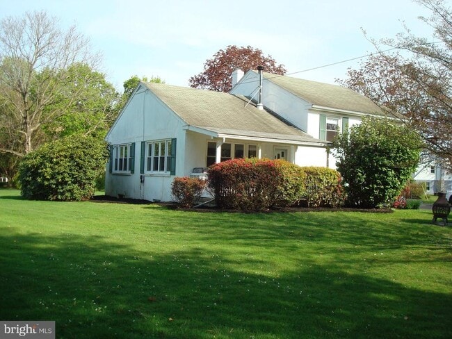 Building Photo - 1346 Faucett Dr