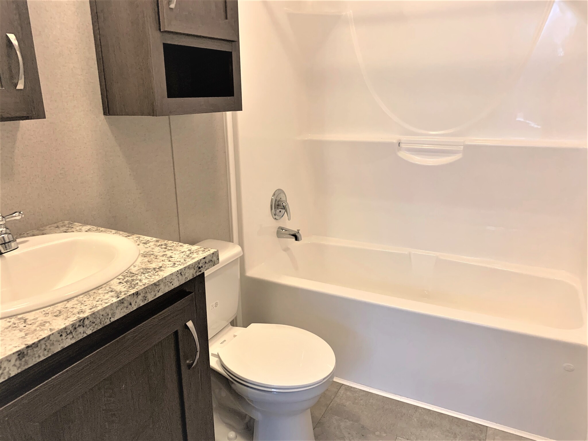 Building Photo - 17164 Canterbury Cir