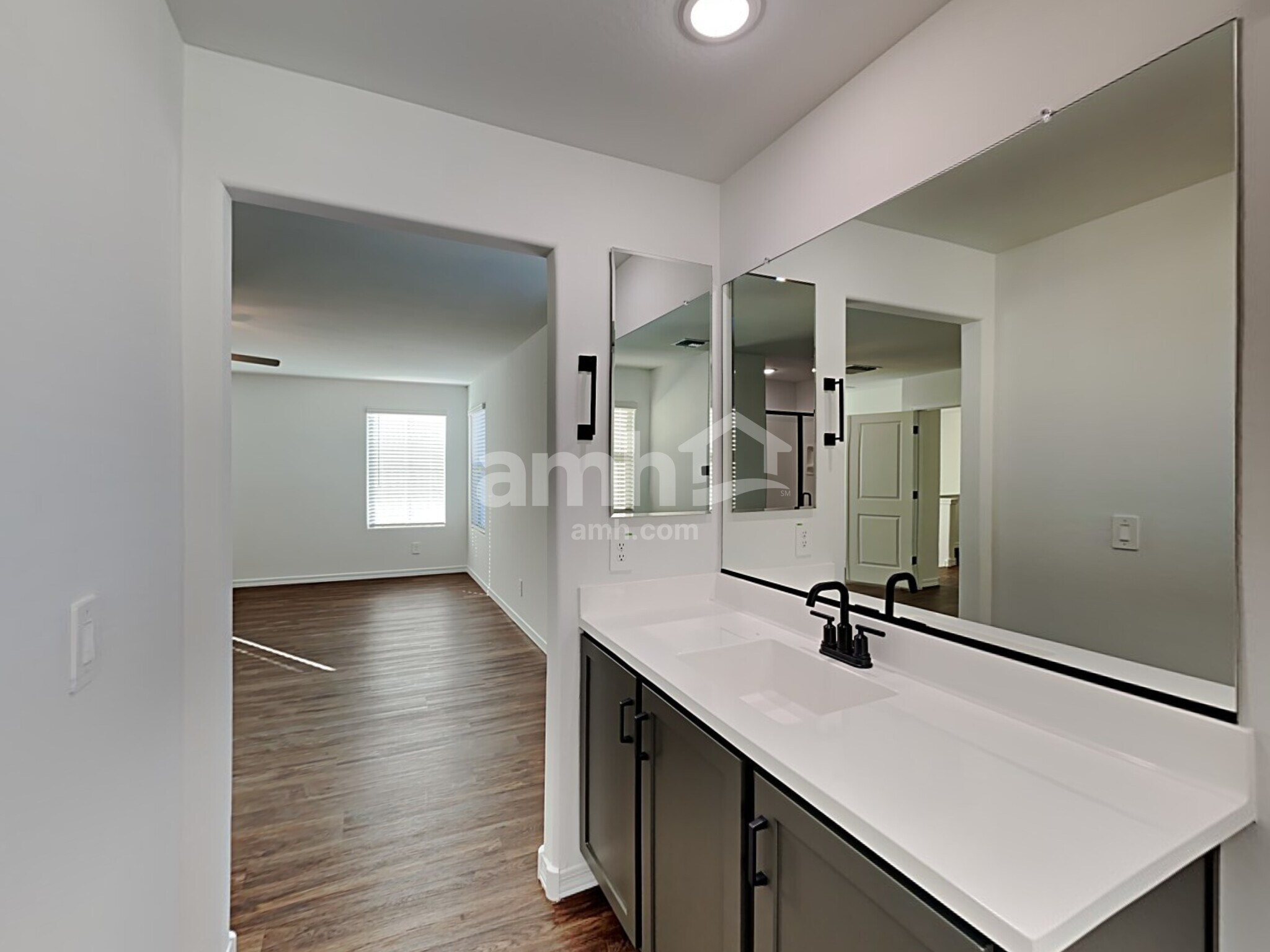 Building Photo - 795 S 150th Dr