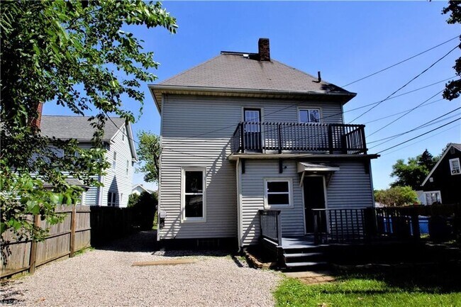 Building Photo - 557 Ohio St