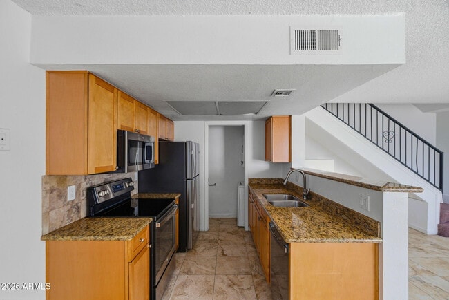 Building Photo - 6627 N 27th Ave