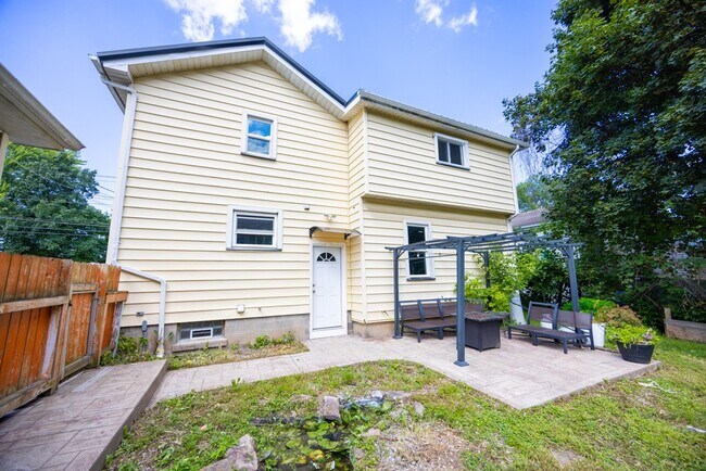 Building Photo - 52 East Ave