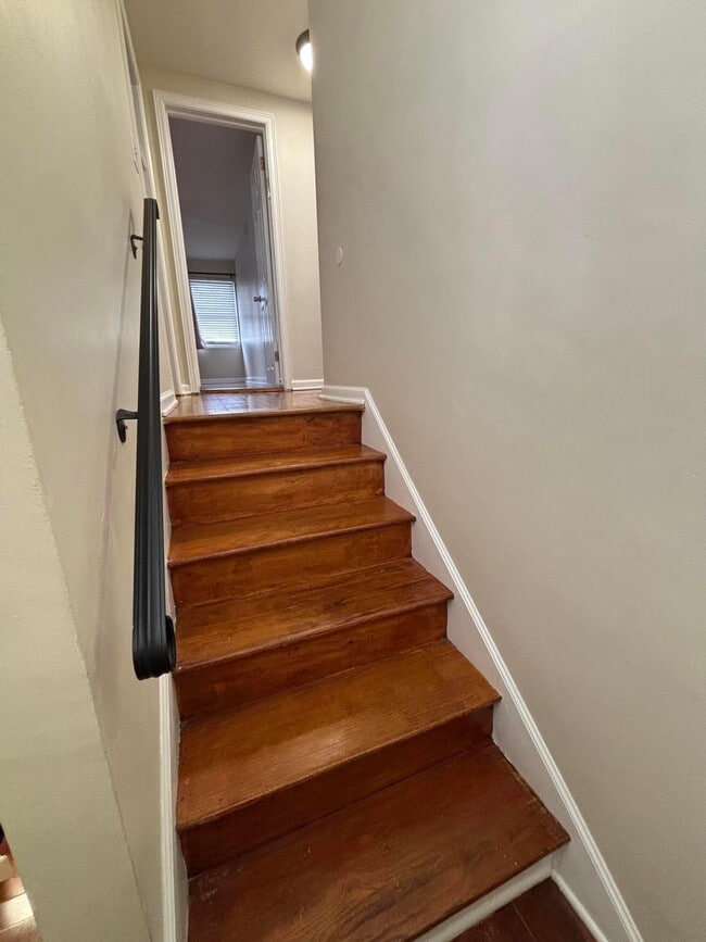 Building Photo - 514 Enfield Rd