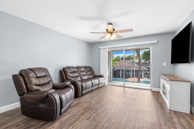 Building Photo - 8800 Royal Palm Blvd